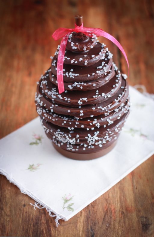 Uovo di cioccolato fatto in casa