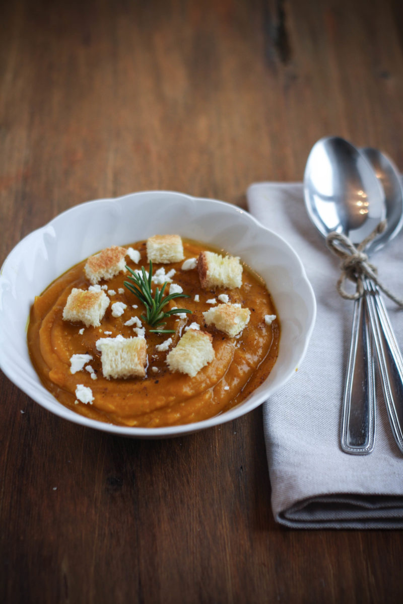 crema di zucca con rosmarino e feta