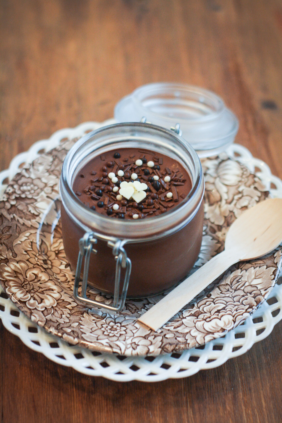 mousse al cioccolato fondente e acqua