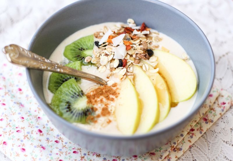 Smoothie bowl: colazione energetica e salutare • zucchero & sale