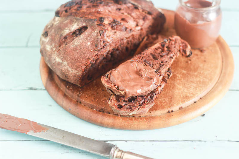 pane al cacao e uvetta con lievito madre