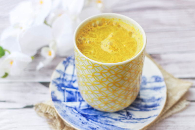 golden milk: il latte di curcuma che fa bene