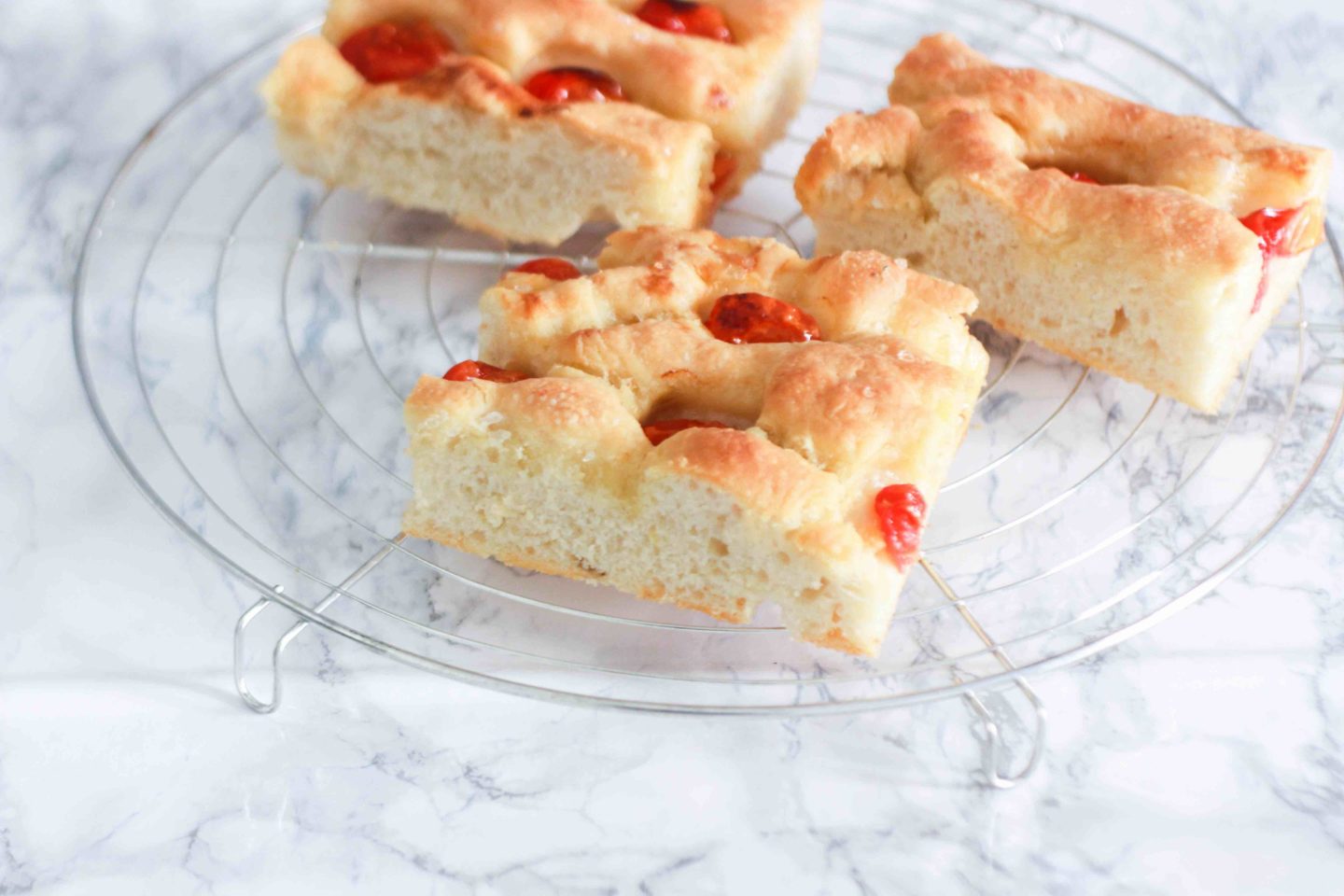 focaccia con pomodorini